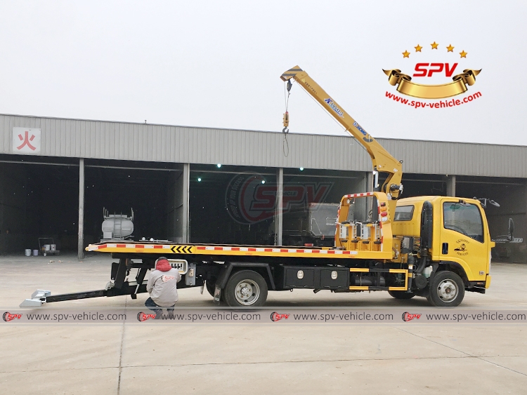 Road Wrecker Truck with Crane ISUZU - Towing